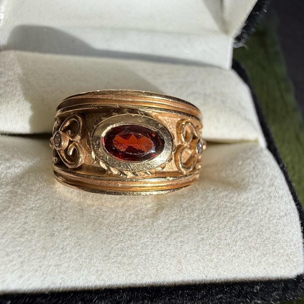 Vintage Gold Filigree Ring with Garnet Center & Diamond Accents - Picture 4 of 5